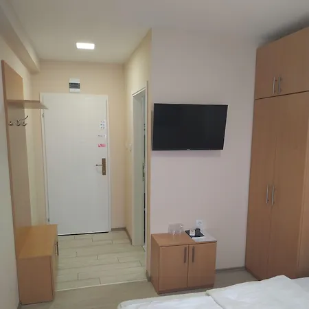 City Hostel Banja Luka 호스텔 *